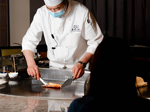 定制商用無煙鐵板燒設(shè)備多少錢一臺(tái),報(bào)價(jià),價(jià)格多少 - 志銘鐵板燒